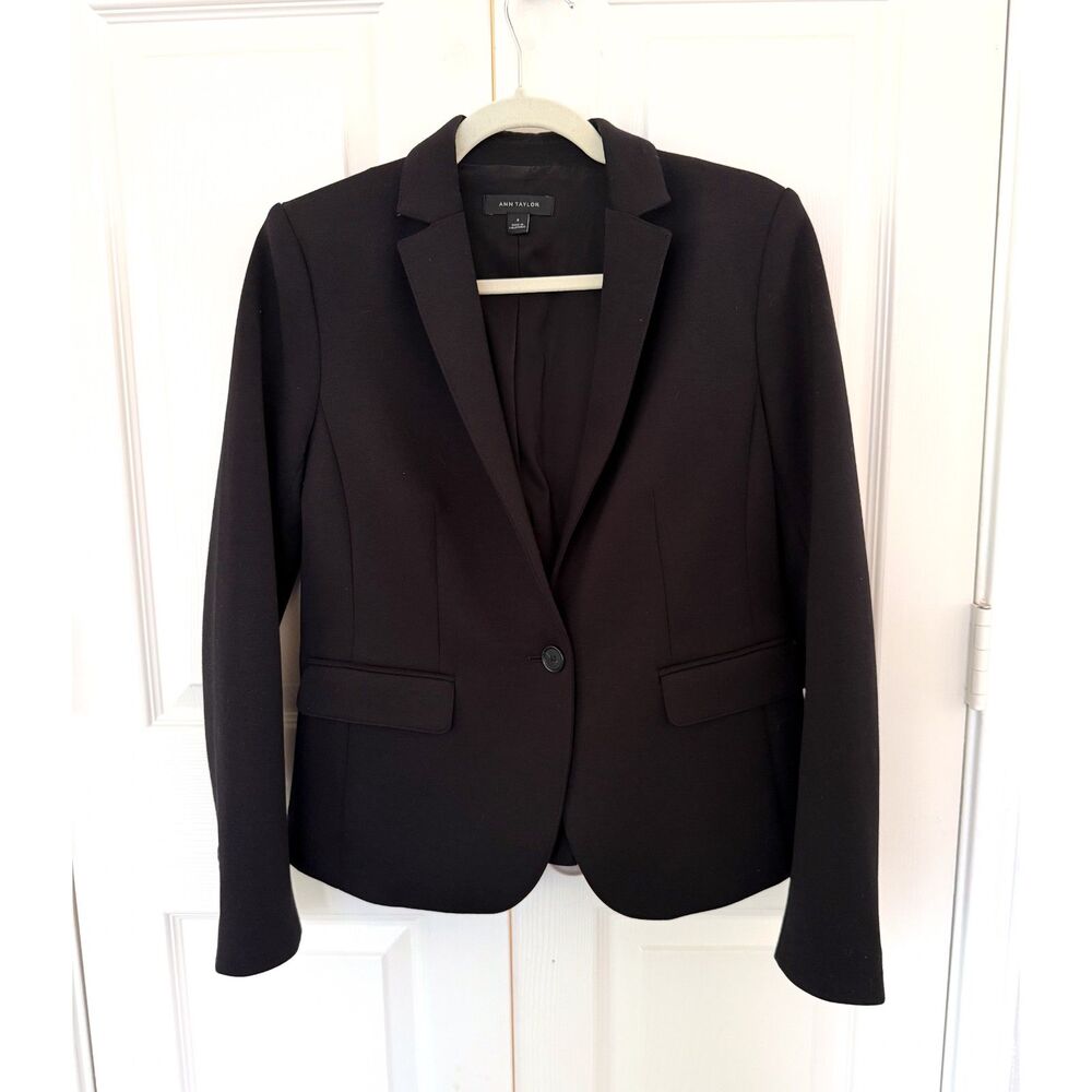 Ann Taylor Black The Notched One-Button Blazer - size 0